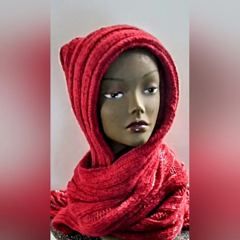 NWT Retro Cashmere Alpaca Blend Hooded Fringed Scarf.